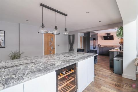 16 Ash Close, Killamarsh, Sheffield, S21 1GU