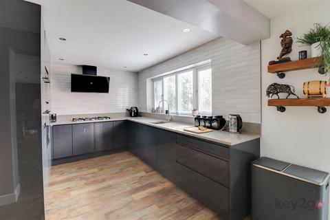 16 Ash Close, Killamarsh, Sheffield, S21 1GU