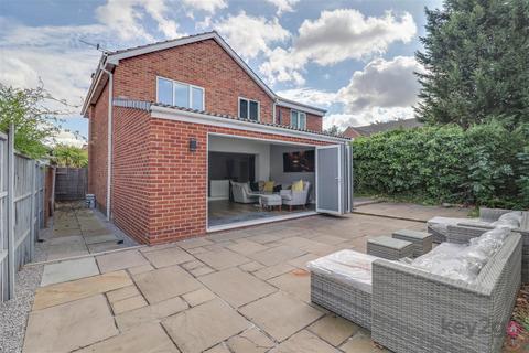 16 Ash Close, Killamarsh, Sheffield, S21 1GU