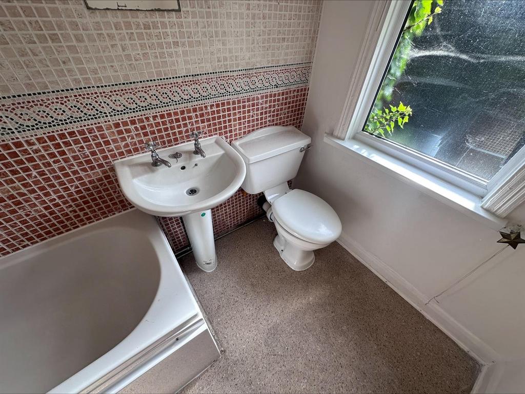 Toilet & Sink .jpeg