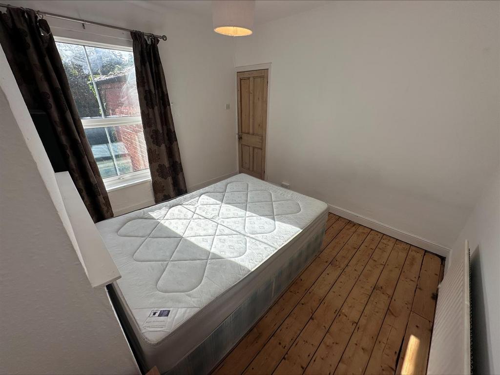 2nd bedroom.jpeg