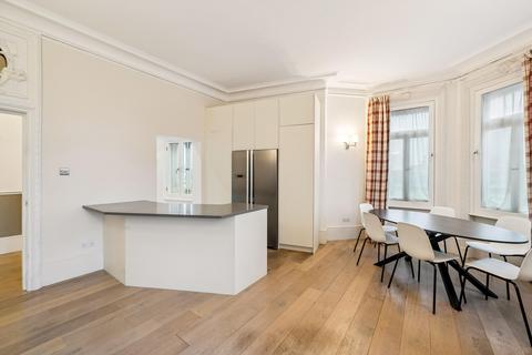 4 bedroom flat to rent, Langham Mansions, Earl's Court Square, London, SW5