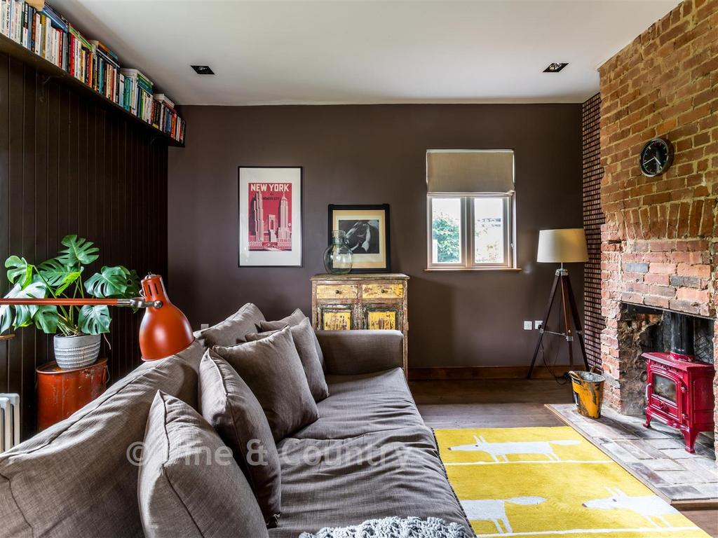 Family Room/Bedroom 4