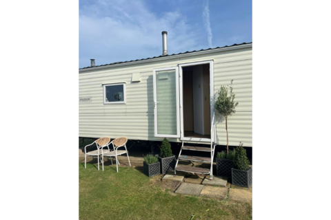 2 bedroom static caravan for sale, Two Bed Willerby Magnum Harts Holiday Park, Isle of Sheppey ME12