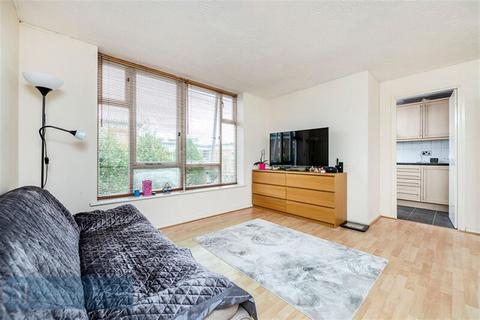 2 bedroom apartment to rent, Felixstowe Court, E16