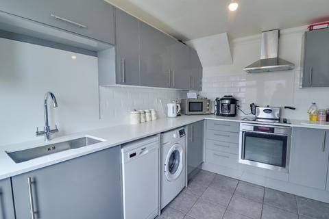 3 bedroom terraced house for sale, Bower Close, Weston