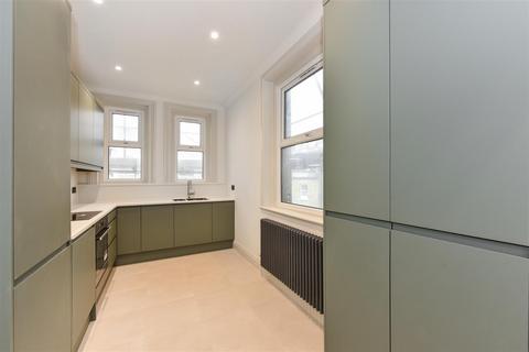 2 bedroom apartment to rent, Queensway, London