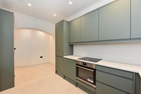2 bedroom apartment to rent, Queensway, London