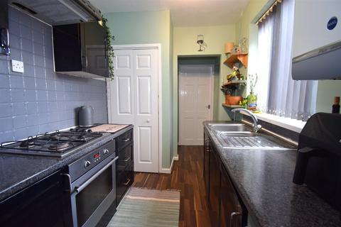 2 bedroom flat for sale, Tadema Road, South Shields