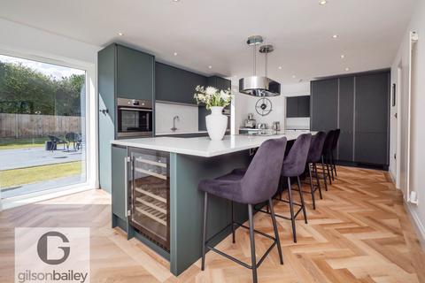 5 bedroom detached house for sale, Hewetson Close, Norwich NR13