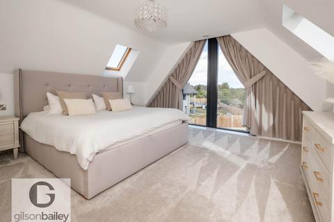 5 bedroom detached house for sale, Hewetson Close, Norwich NR13