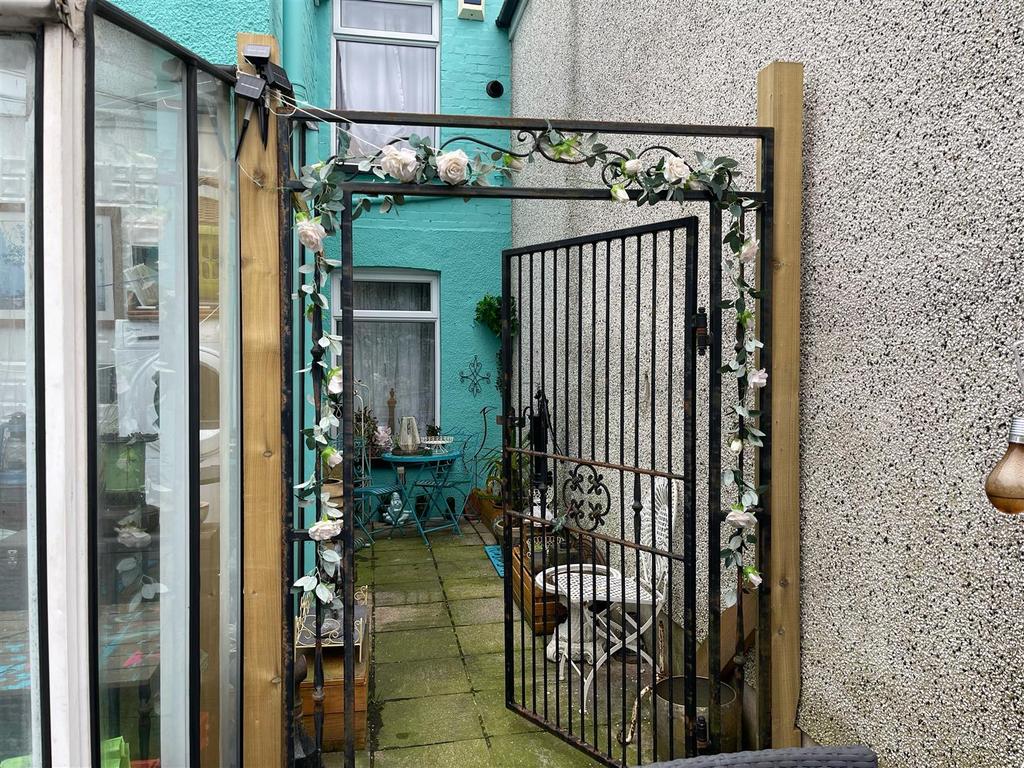 14 Bryn Terrace 16.jpeg