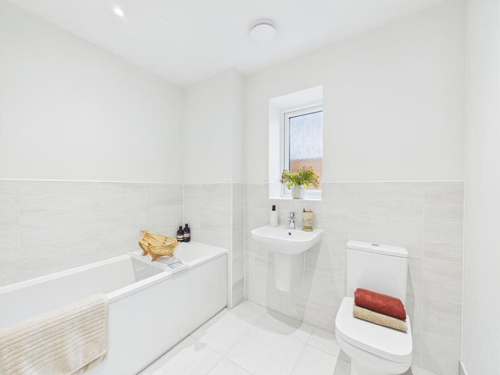 Family bathroom of Benson