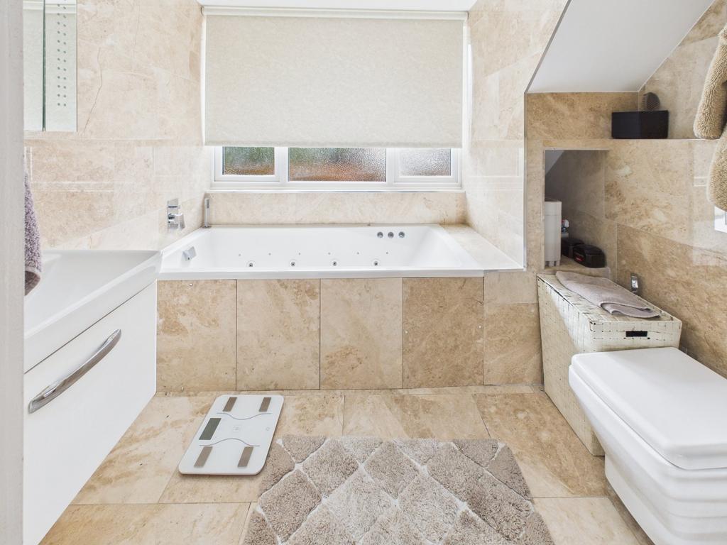 Ensuite Bathroom