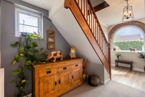 3 bedroom detached house for sale, Chain Free in Saham Toney