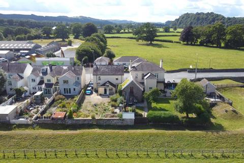 3 bedroom property for sale, Towy Terrace, Llandeilo SA19