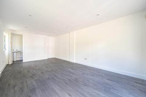 14 Gaviots Green, Gerrards Cross, SL9 7EB