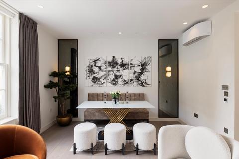 2 bedroom flat for sale, Smith Street, London, SW3