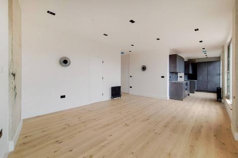 2 bedroom flat to rent, Heaton Road, Peckham, London, SE15