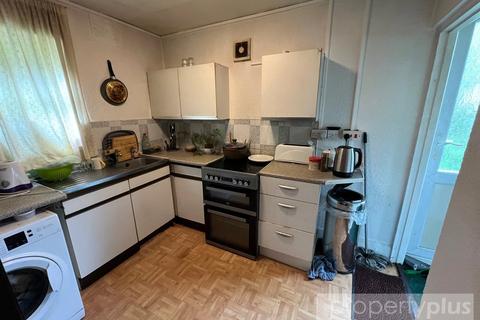 17 Cae Glas, Tonypandy, CF40 1RG