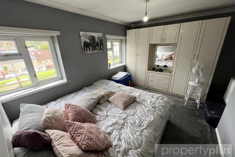 17 Cae Glas, Tonypandy, CF40 1RG