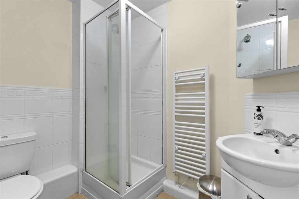 Flat 10, Riverlock Court, Spring Gardens Road, HP1