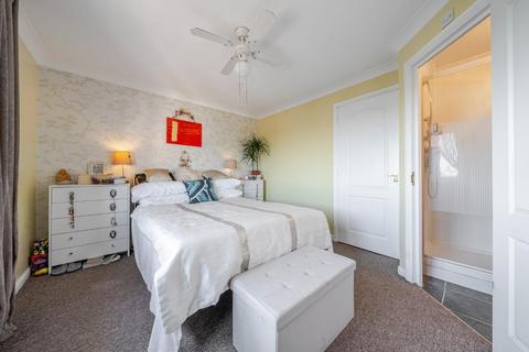 19 Lytham Close, London, SE28 8QH