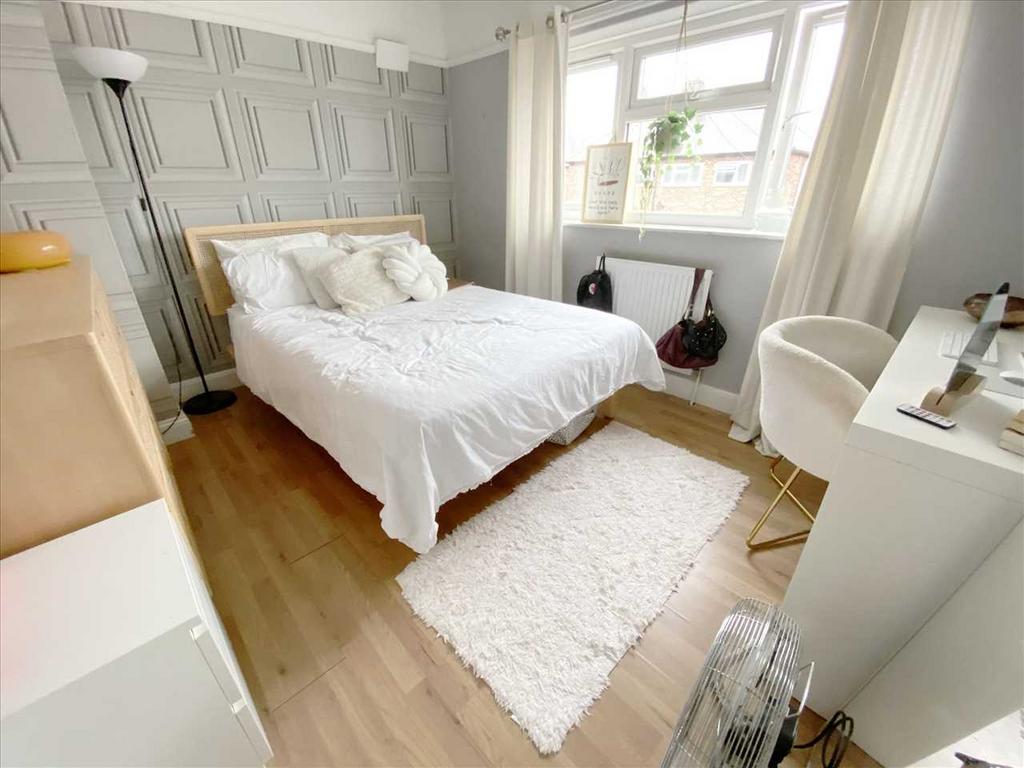 Bedroom 2: