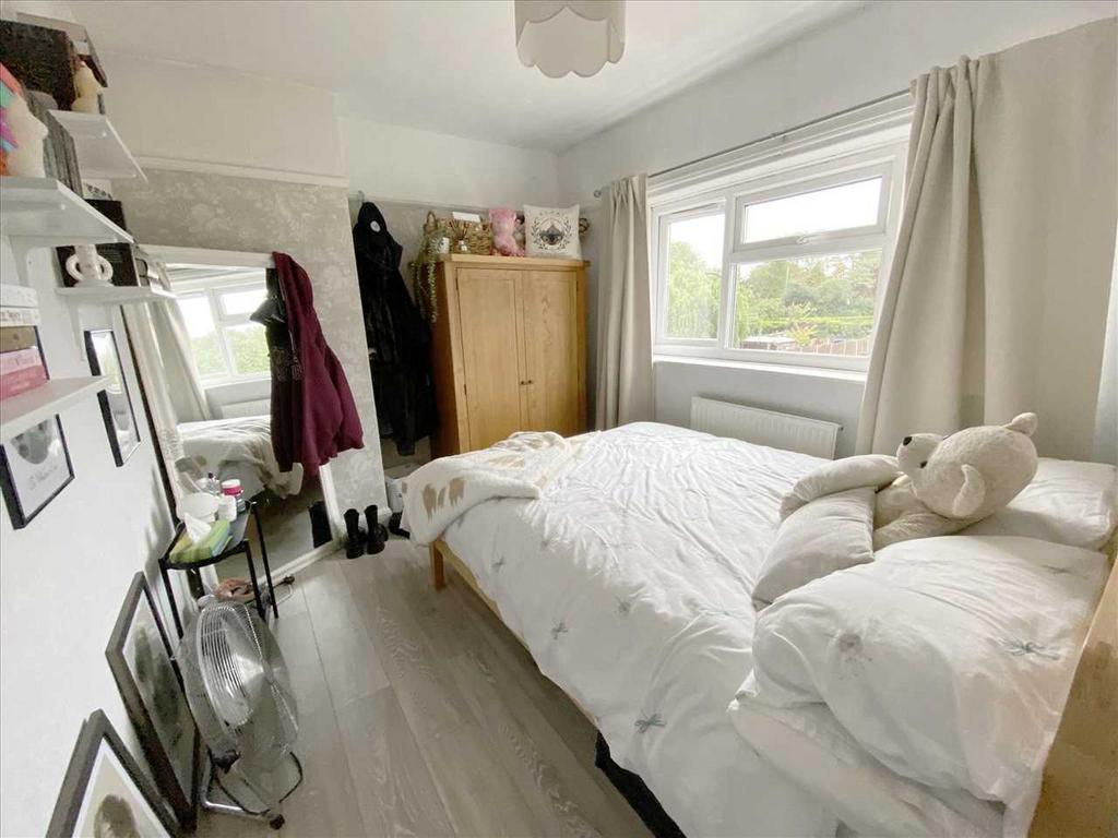 Bedroom 3: