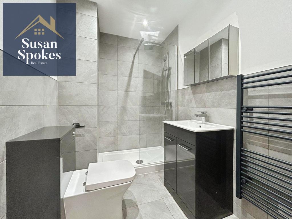 Pbox-bathroom-331726.jpg