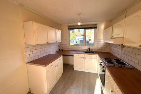 3 bedroom end of terrace house to rent, Drywell Court, Standens Barn, Northampton NN3