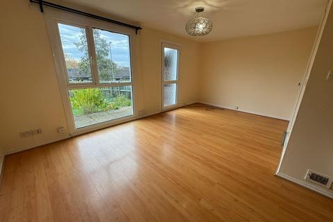 3 bedroom end of terrace house to rent, Drywell Court, Standens Barn, Northampton NN3