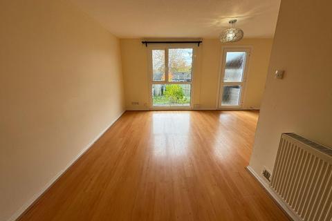 3 bedroom end of terrace house to rent, Drywell Court, Standens Barn, Northampton NN3