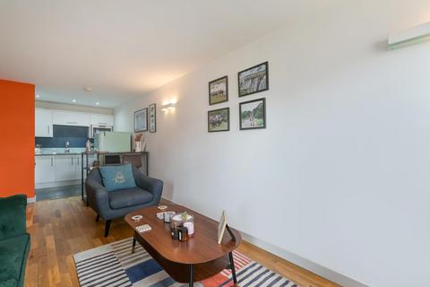 2 bedroom flat for sale, Bridge House