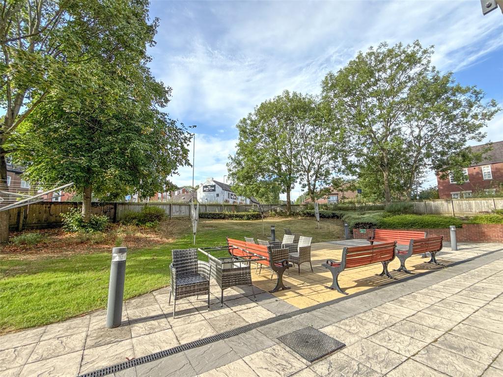 Communal Grouns