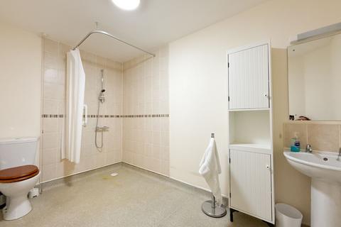 2 bedroom flat for sale, Clavering Court, Gateshead, NE11