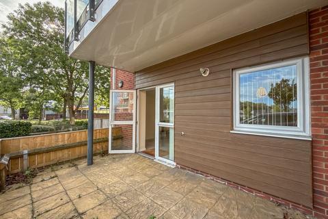 2 bedroom flat for sale, Clavering Court, Gateshead, NE11
