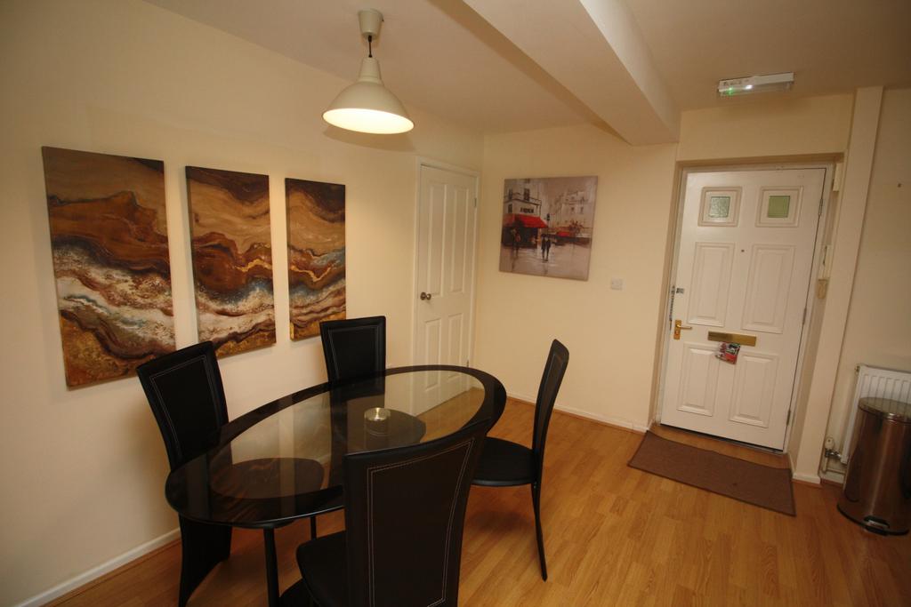 Property Luxury Ground Floor Apartment – Walkin