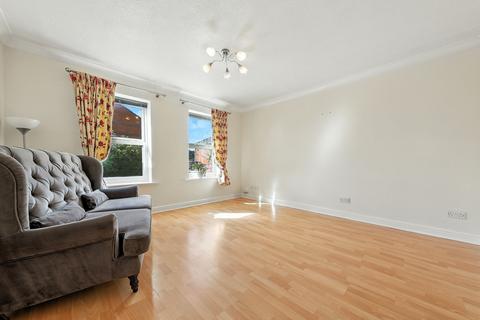 2 bedroom apartment for sale, Peacock Court, Leeds, LS19