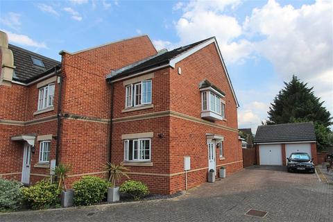 11 Derisley Close, Byfleet, West Byfleet, KT14 7QA