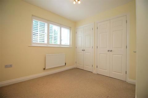 11 Derisley Close, Byfleet, West Byfleet, KT14 7QA