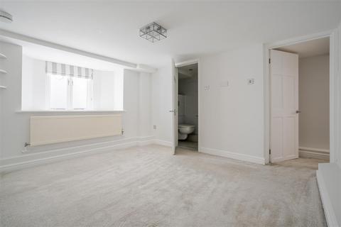 5 bedroom end of terrace house for sale, Albany Road, Windsor