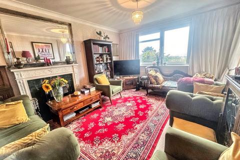 2 bedroom flat for sale, Bournemouth