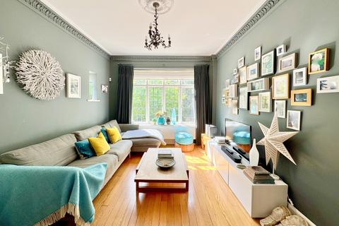 8 Benellen Road, Bournemouth, BH4 9LZ