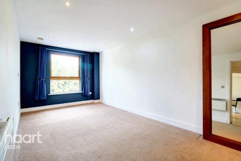 2 bedroom apartment for sale, Armouries Way, LEEDS
