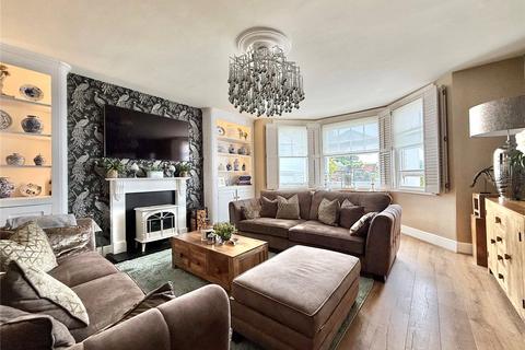 2 bedroom apartment for sale, Chatsworth Gardens, Meads, Eastbourne, East Sussex, BN20