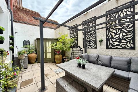 2 bedroom apartment for sale, Chatsworth Gardens, Meads, Eastbourne, East Sussex, BN20
