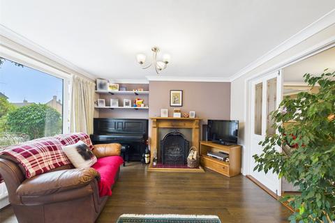 3 Winchester Drive, Tuffley, Gloucester, GL4 0JE