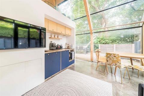 15a Ulundi Road, London, SE3 7UQ