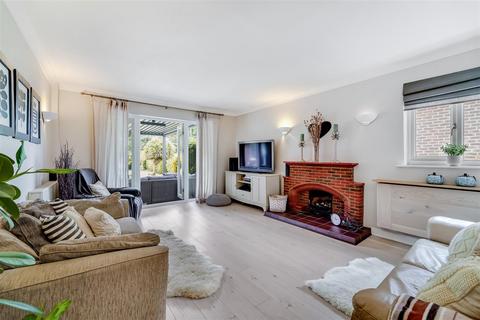 undefined, Yew Tree Bottom Road, Epsom